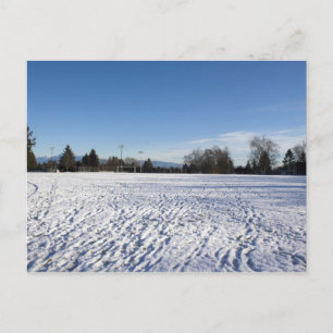 Cartão Postal campo de futebol de neve de inverno