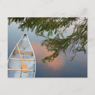 Cartão Postal Canoa no lago ao pôr do sol, Canadá