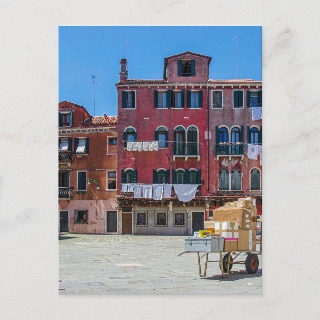Cartão Postal Carrinho com caixas em Veneza (Frente)