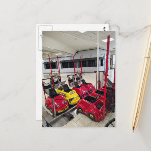 Cartão Postal Carrinhos Fofos em Espaço Liminar de Shopping Quas