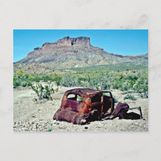 Cartão Postal Carro Antiquado Rustado Na Frente Da Manteiga