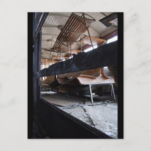 Cartão Postal Carros de passageiros paredes de madeira removidas