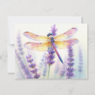 Cartão Postal Cartão-postal da Dragonfly entre Flores de Lavanda