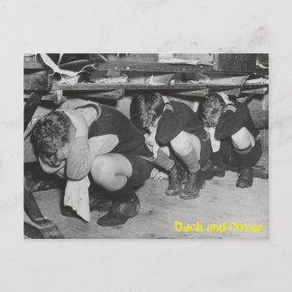 Cartão Postal Cartão-postal de Agachar e Cobrir