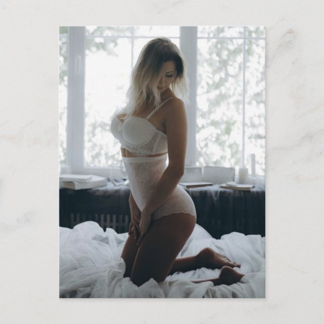 Cartão Postal Cartão-postal de Lingerie branca e loira (Frente)