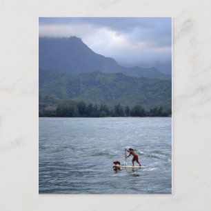 Cartão Postal Cartão-postal de um homem e cão em Paddleboard e