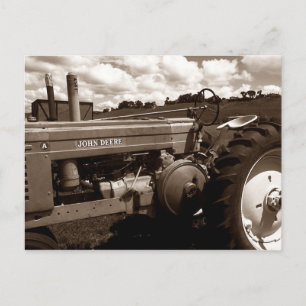 Cartão Postal Cartão-postal ~ Um Trator de VINTAGEM Fechado com