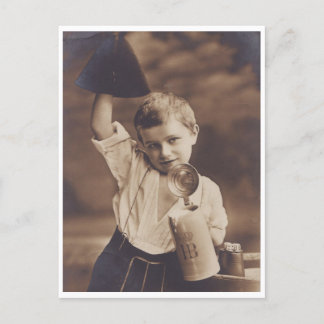 Cartão Postal Cartaz-postal do Little Bloni Boy com HB Beer Mug
