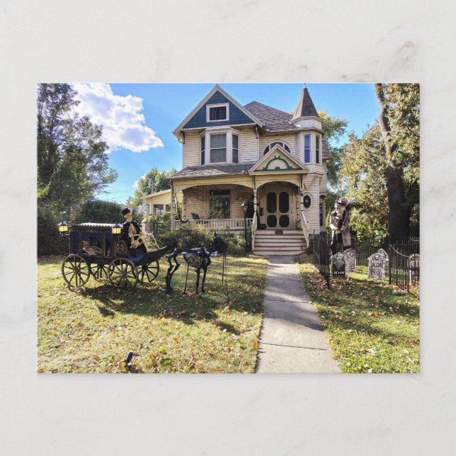 Cartão Postal Casa de Halloween Assombrada Com Esqueletos  (Frente)
