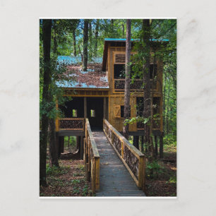Cartão Postal Casa de madeira na floresta