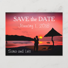 Cartão Postal Casal romântico na praia em ZSunset Salvar a data
