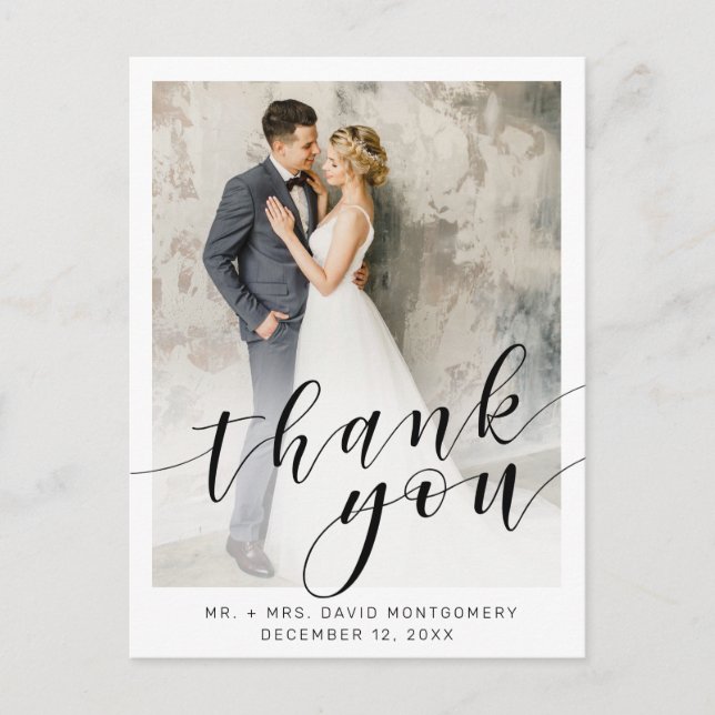 Cartão Postal Casamento de Foto Branca Elegante com Script Negro (Frente)