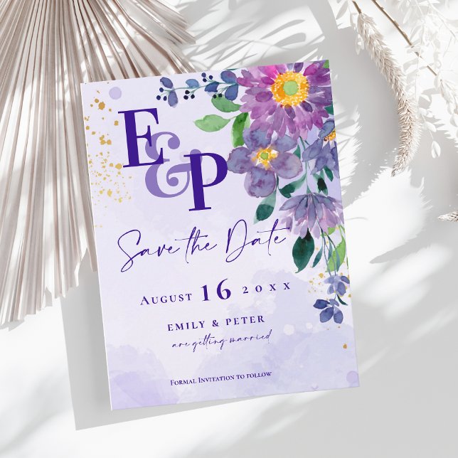 Cartão Postal Casamento Floral Púrpura Do Monograma Cuto Salvar  (Pretty Purple Blue Floral Wedding Save the Date Postcard)