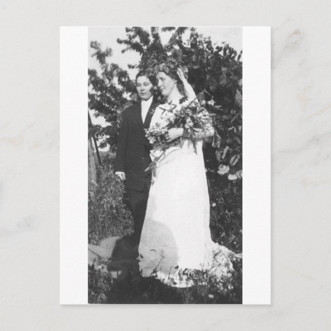 Cartão Postal Casamento Lésbico Circa 1920 (Frente)