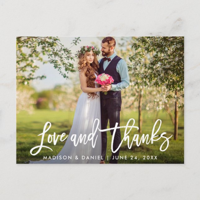 Cartão Postal Casamento Moderno com Letra de Pincel Foto Amor e  (Frente)
