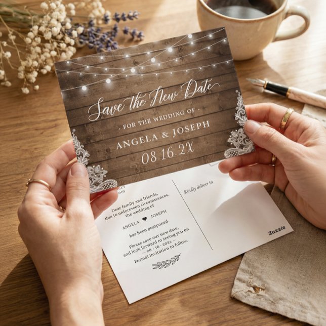 Cartão Postal Casamento Salve a Nova Data Luzes Rústicas Twinkle (Criador carregado)