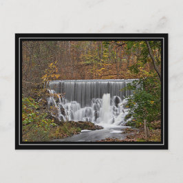 Cartão Postal Cascata de madeira em cascata e folhagem de queda