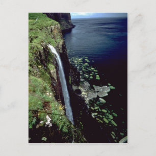Cartão Postal Cascata sobre os penhascos da ilha de Skye, Sco