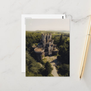 Cartão Postal Castelo de Pedra de Cinza Alta em Florestas Verdes