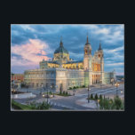 Cartão Postal Catedral de Almuneda em Madrid<br><div class="desc">Arquitetura em Madrid</div>