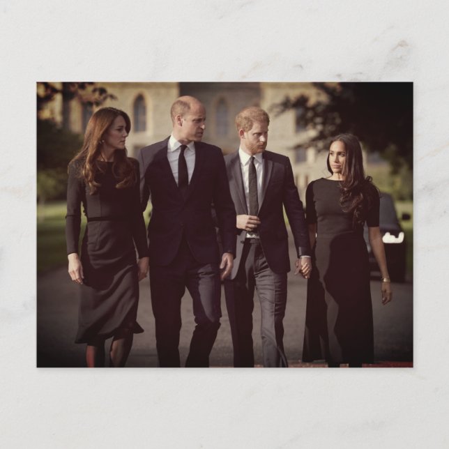 Cartão Postal Catherine William Harry Meghan Long Walk 2022 (Frente)