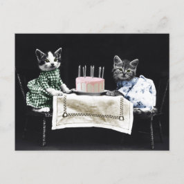 Cartão Postal Cats celebrating a birthday with cake and candles