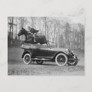 Cartão Postal Cavalo Saltando Sobre Automóvel, 1923
