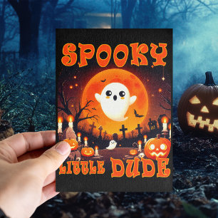 Cartão Postal Cemitério de Halloween com Ghost fofo e lua gigant
