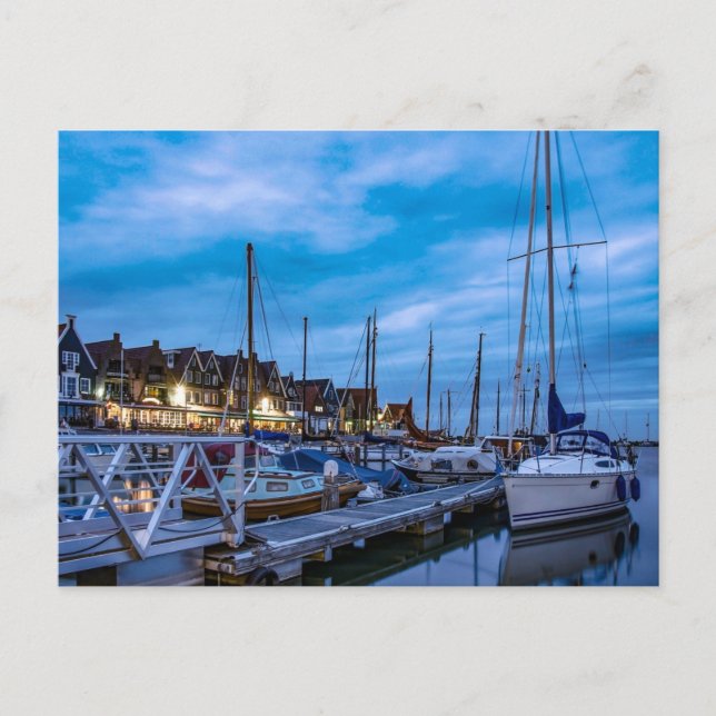 Cartão Postal Cena noturna tradicional da cidade pesqueira (Frente)