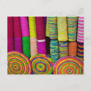 Cartão Postal Cestas Coloridas No Mercado