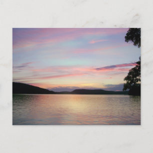 Cartão Postal Céus rosa à noite sobre o lago Sunapee