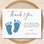 Cartão Postal Chá de fraldas de Pés Glitter Azul Obrigado<br><div class="desc">Este Cartões de agradecimentos de Chá de fraldas é decorado com a tipografia moderna e os pés de bebê glitter azuis. Facilmente personalizável com sua própria mensagem. Use a opção Personalizar mais para alterar o tamanho, o estilo ou a cor do texto, se desejar. Porque nós criamos nosso próprio trabalho...</div>