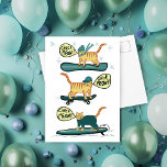 Cartão Postal Cheque Meowt! Skateboard Surfer Snowboard Tabby Ca<br><div class="desc">VERIFIQUE MEOWT! Você já viu um gato de skate? Talvez um gato de snowboard? Ou até um gato surfando? Veja este cartão de gato engraçado e verifique meu compro para mais itens como canecas,  adesivos e muito mais. E é claro que mais coisas de gatos também.</div>