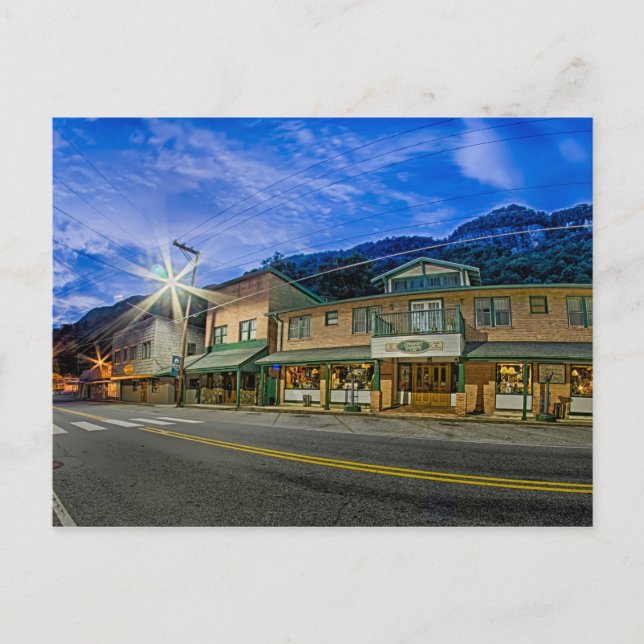 Cartão Postal chimney rock pequena cidade perto do lago lure nor (Frente)