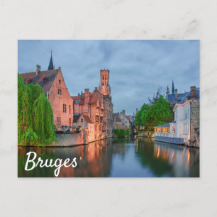 Cartão Postal Cidade antiga e torre de Belfry à noite em Bruges