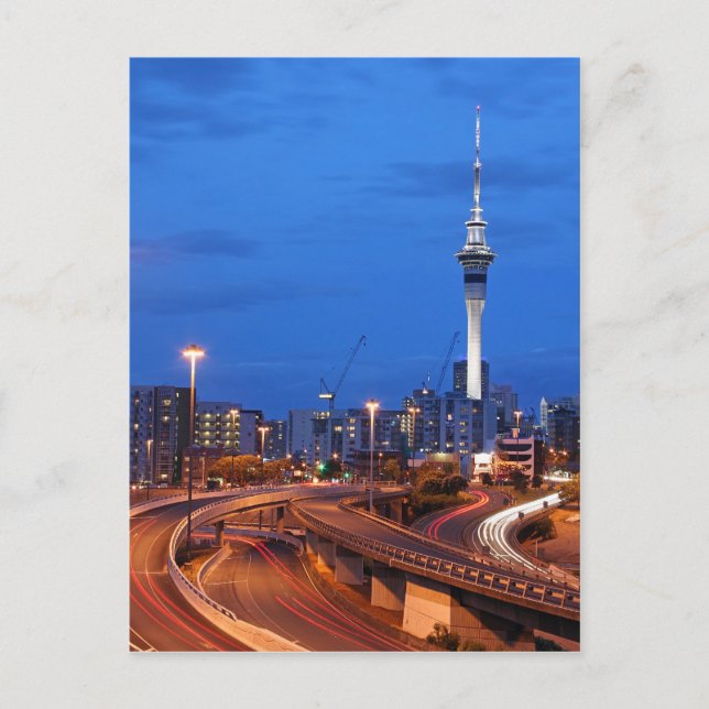 Cartão Postal Cidade de Auckland em Dusk (Frente)
