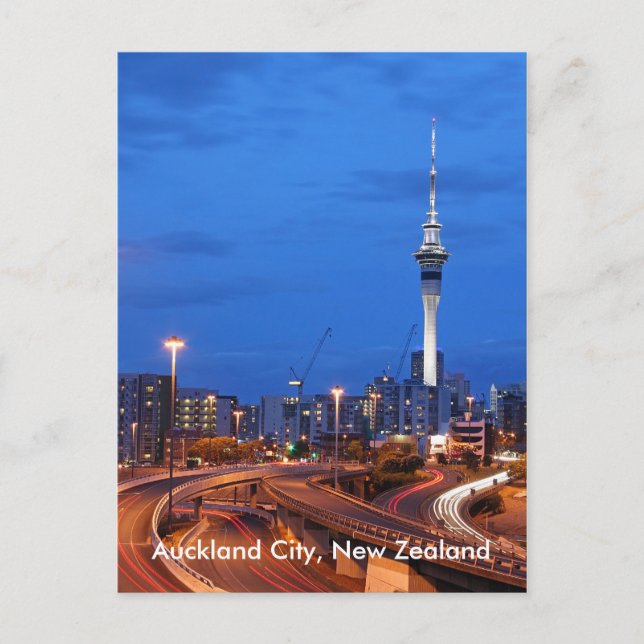 Cartão Postal Cidade de Auckland, Nova Zelândia no crepúsculo (Frente)