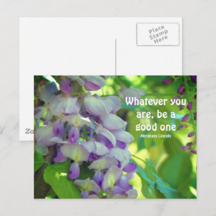 Cartão Postal Citação de Atitude de Flor de Wisteria
