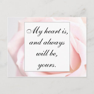 Cartão Postal Citação Romântica de Amor com Flores Rosa Pálido d