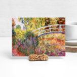 Cartão Postal Claude Monet Fine Art<br><div class="desc">Este postal apresenta trabalho de arte pintado pelo pintor Impressionista Francês, Claude Monet. Esta imagem está disponível para o dominio público porque seus direitos autorais expiraram. Este cartão postal é perfeito para ser usado para correspondência geral, ou como presente para um amante de arte. O cartão postal mede 5, 6"...</div>