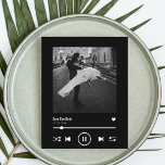 Cartão Postal Cobrir de álbum Único Música Música Viral Salvar D<br><div class="desc">Apresentando nossos novos convites para cobrir do álbum "Salvar a Data"! Estes convites são projetados para se parecerem com um cobrir de álbuns de música e são a forma perfeita de entusiasmar os seus convidados pelo seu próximo evento. Peça o seu hoje e prepare-se para agitar o mundo dos seus...</div>