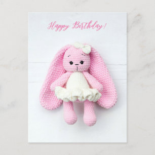 Cartão Postal Coelho de Crochê Kawaii Rosa – Feliz Aniversário