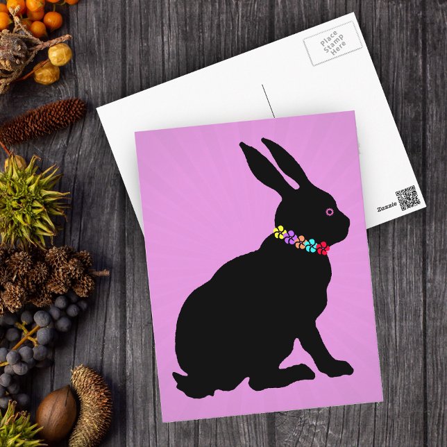 Cartão Postal Coelho Negro sentado em flores Bonito da silhueta (Black Easter or Spring Time sitting rabbit silhouette form with flowers on pink postcard.)