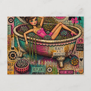 Cartão Postal Colagem de boneca de arte em uma banheira de plant