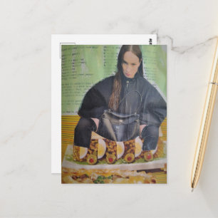 Cartão Postal Colagem Surrealista de Mulher Sentada em Alimentos