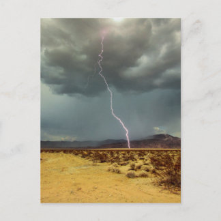 Cartão Postal Cor da árvore de Joshua do relâmpago