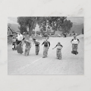 Cartão Postal Corrida de Sacos, 1940