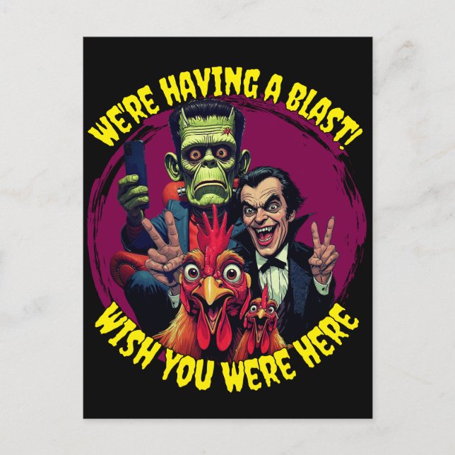 Cartão Postal  "Couch Cryptid Selfie" Cheesy Chicken (Frente)