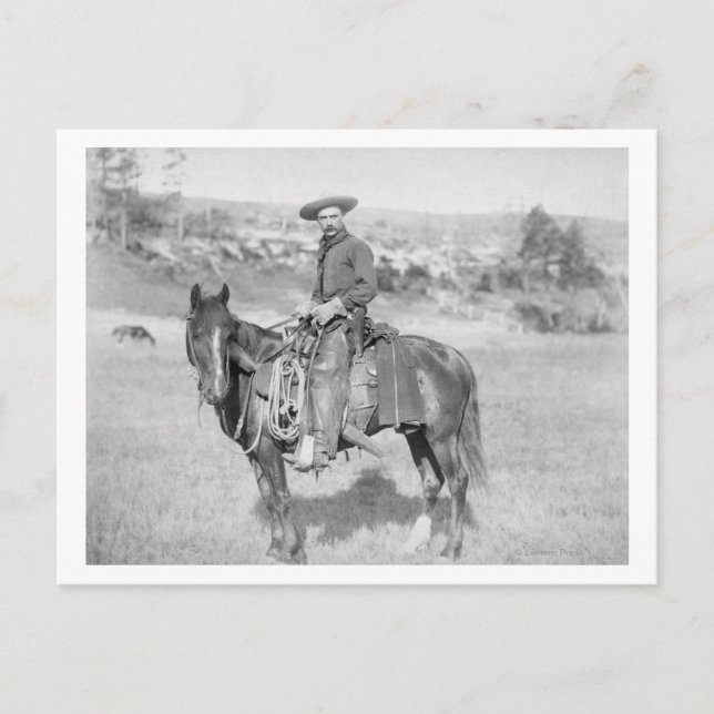 Cartão Postal Cowboy em Sua Fotografia de Cavalo, Dakota do Sul (Frente)