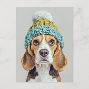 Cartão Postal Cozy Beagle em um chapéu de inverno